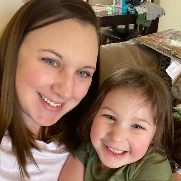 Meet your Posher, Theresa - Picture 2 of 5